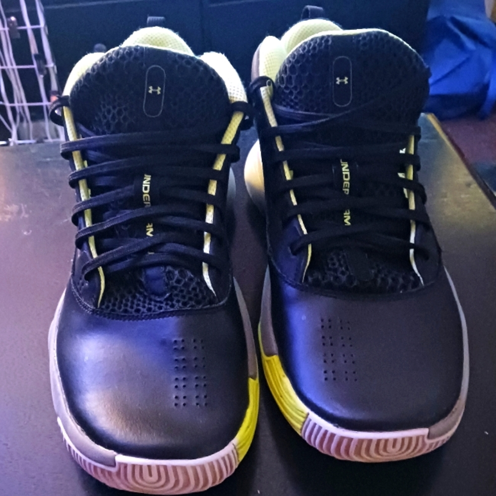 Under Armour Sneakers